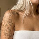 Fineline Pfingstrosen Tattoo