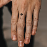 Kleine Palme Tattoo