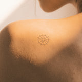 Einfaches Steuerrad Tattoo